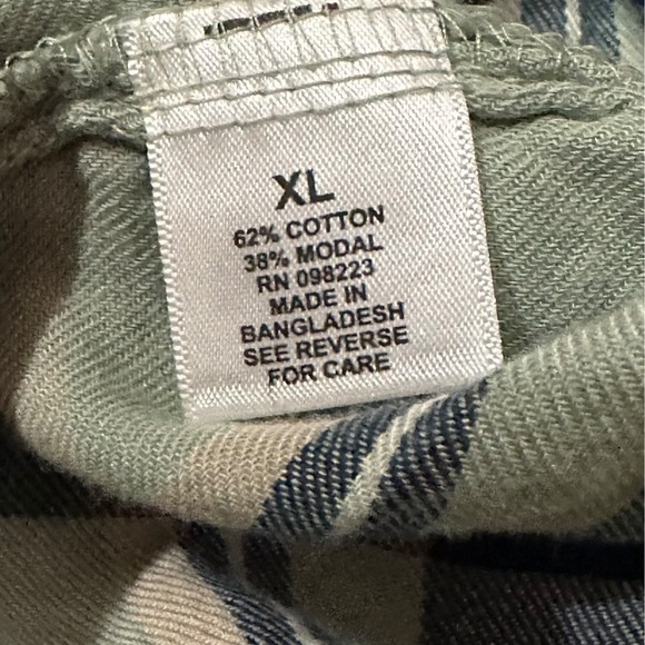 Magellan Outdoors Shirt Womens XL Navy Aqua Plaid Boyfriend Fit Willow‎ Creek - Picture 10 of 16